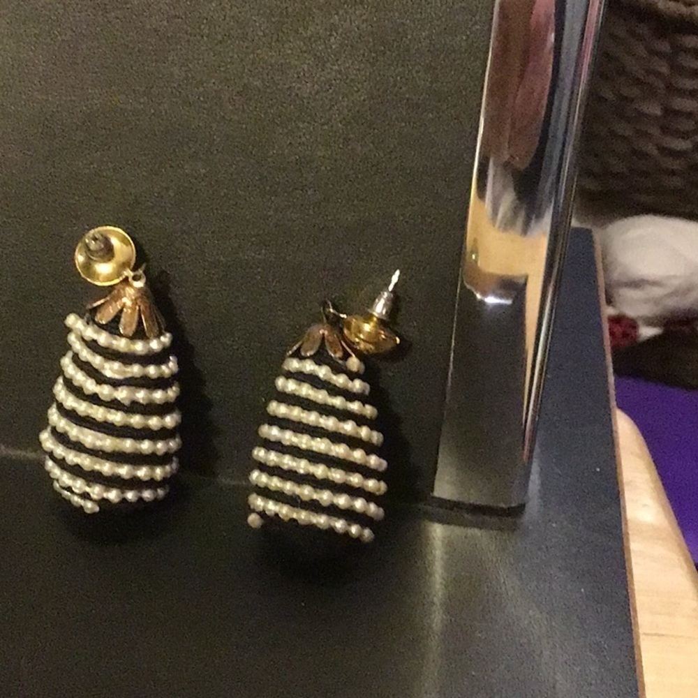 Vintage pair of cute earrings, black, wrapped, and pearl​​